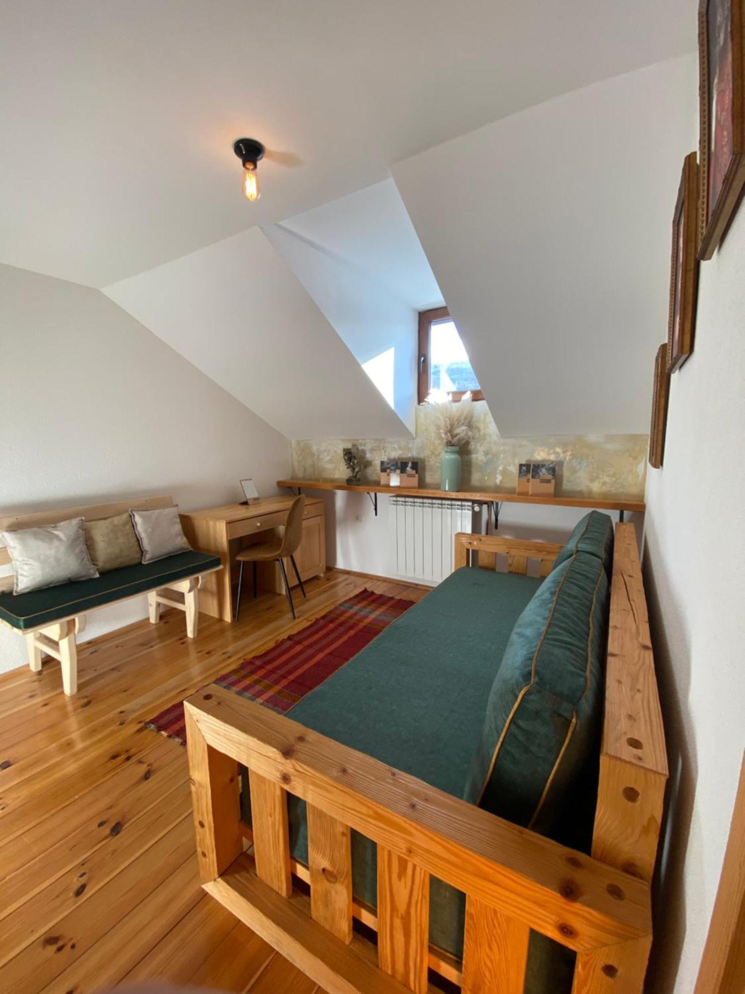 Pubhouse & Rooms Pahulja Kolašin Екстериор снимка