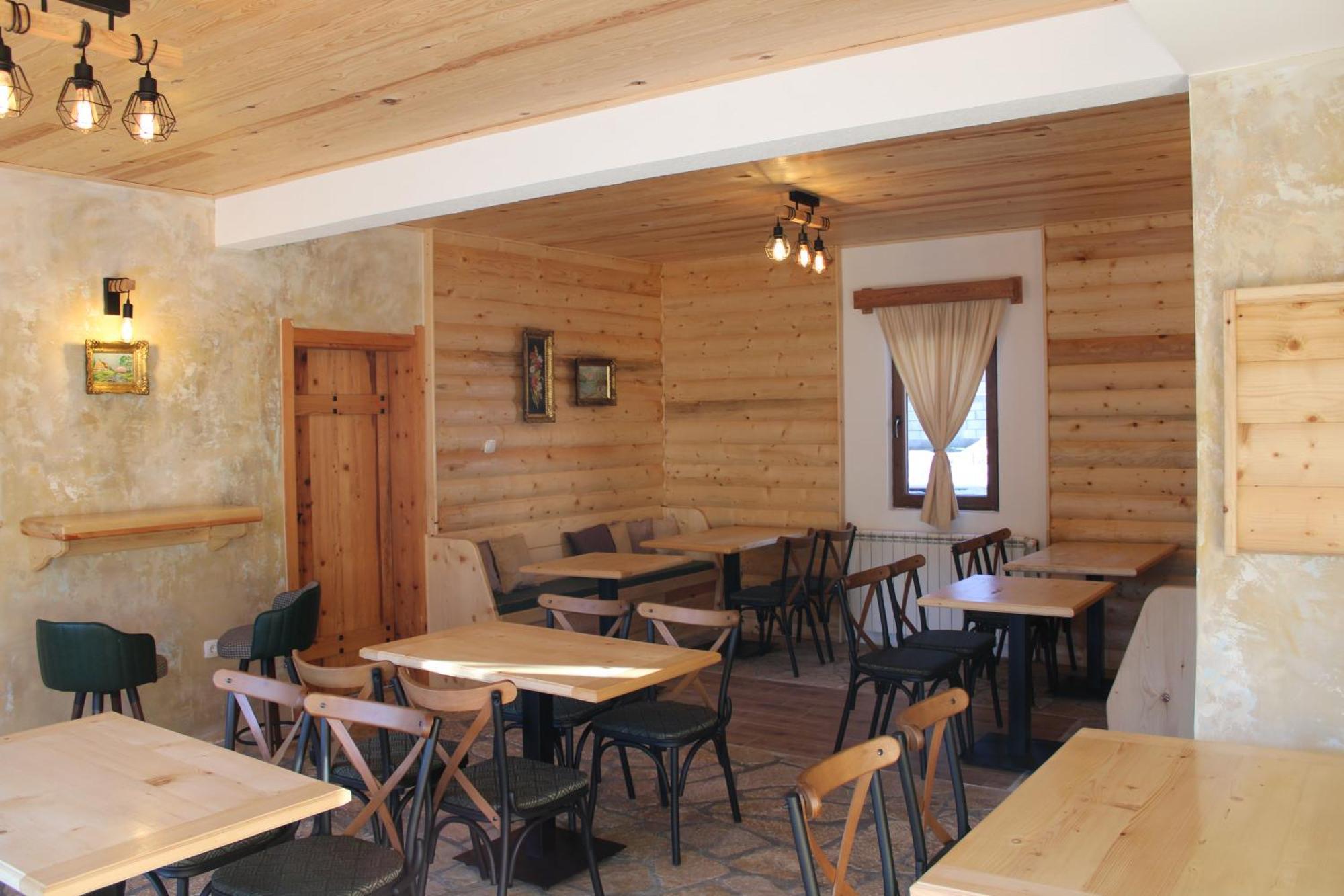 Pubhouse & Rooms Pahulja Kolašin Екстериор снимка