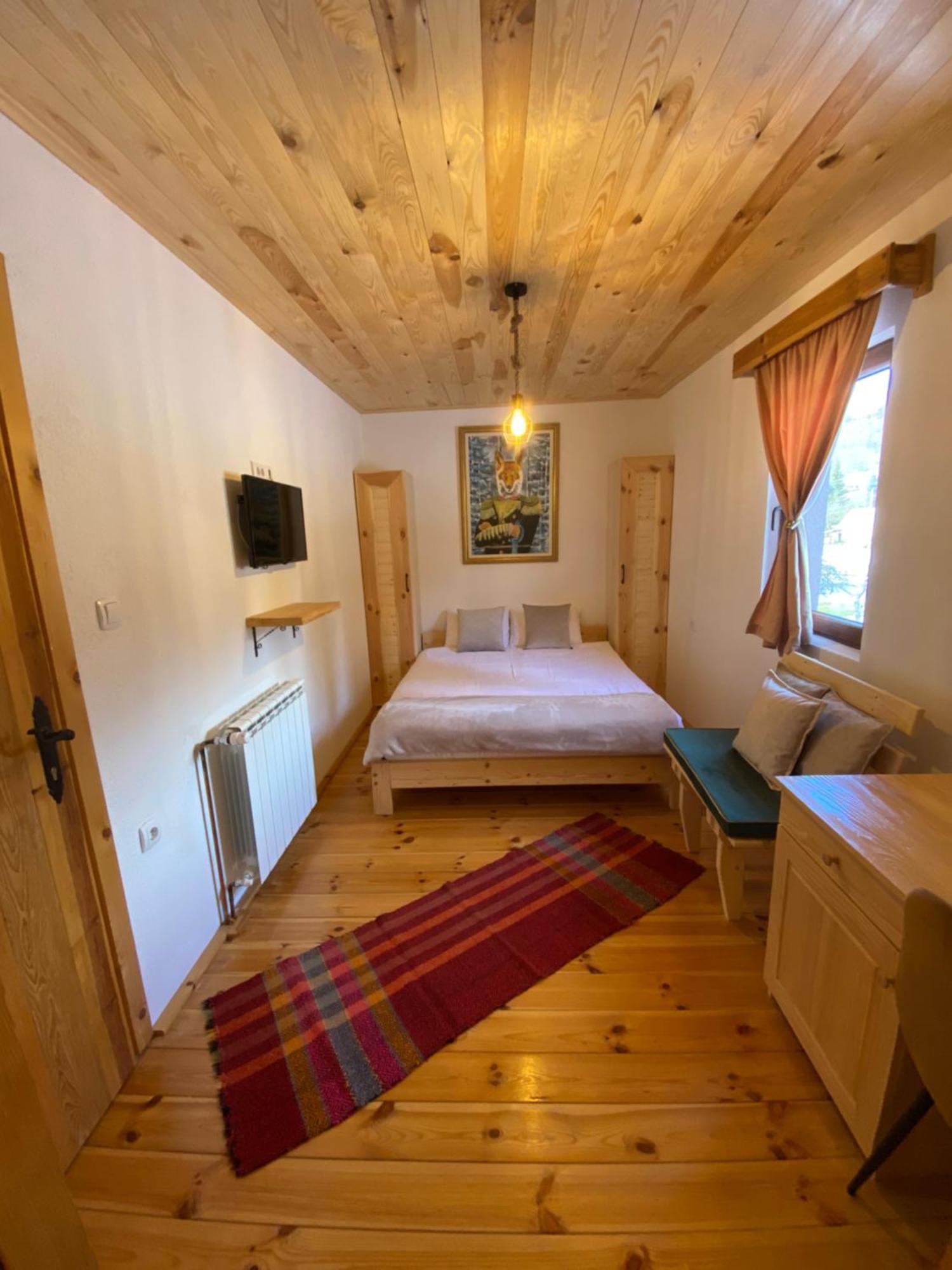 Pubhouse & Rooms Pahulja Kolašin Екстериор снимка