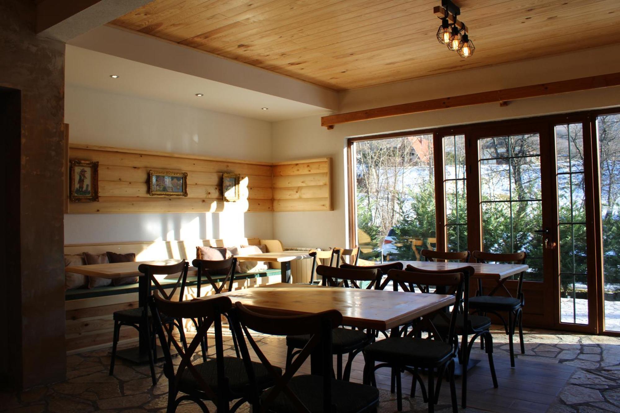 Pubhouse & Rooms Pahulja Kolašin Екстериор снимка