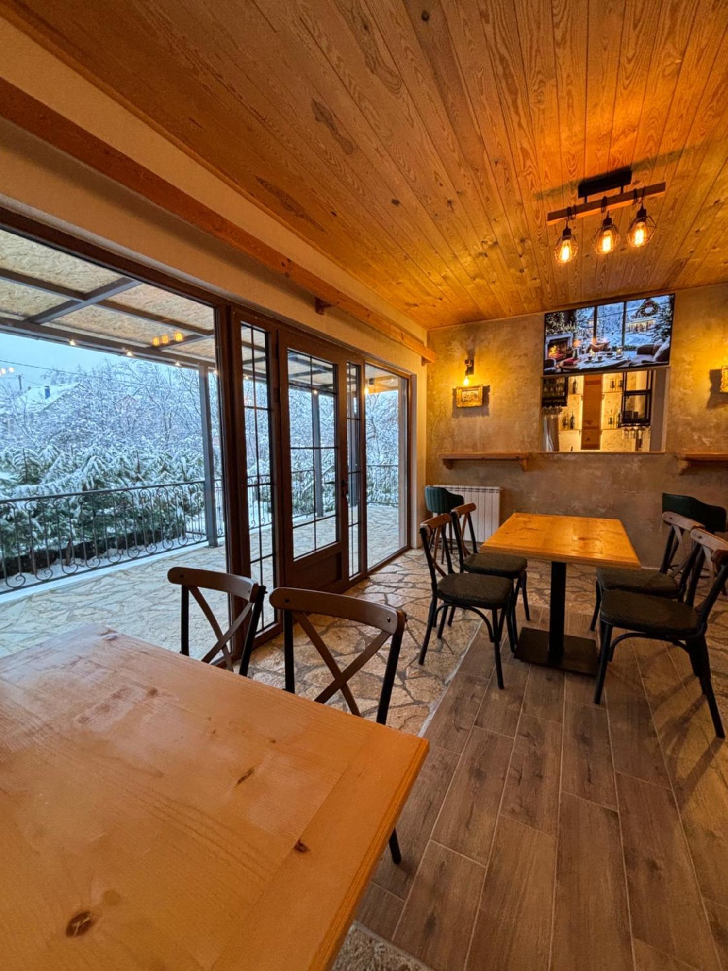Pubhouse & Rooms Pahulja Kolašin Екстериор снимка